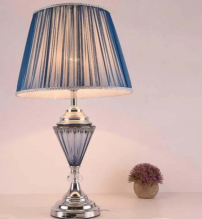 ELEGANT TABLE LAMP WITH WARM SHADE